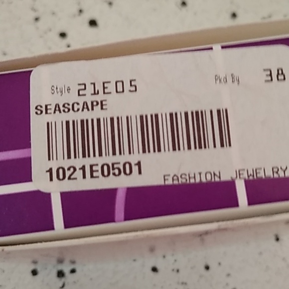 Lia Sophia earrings - Picture 2 of 2